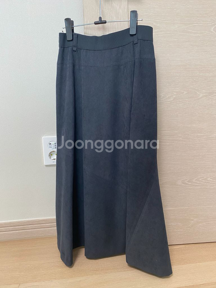 SJSJ 버튼 슬릿 플레어 스커트 택도 안 뗀 새상품--9