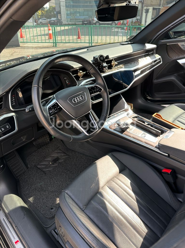 아우디 A6 C8 45Tfsi 콰트로 프리미엄--2