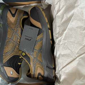 [270] 아식스 x 키코 코스타디노브 스니커즈 브라운