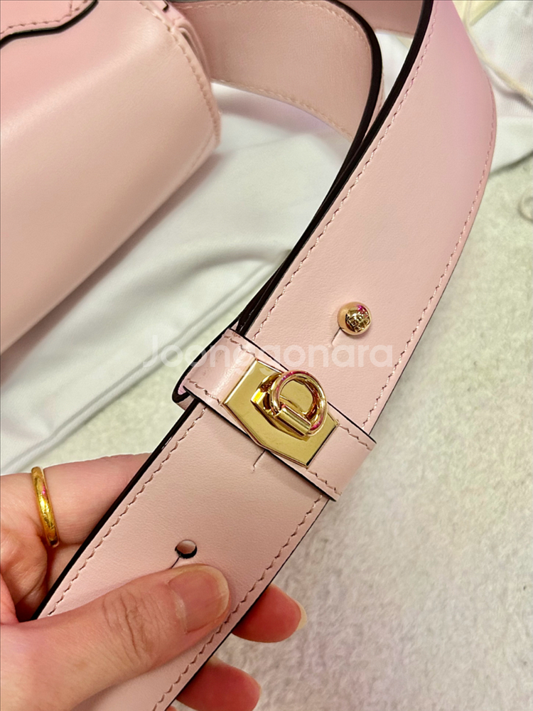 지방시 가방 에덴 스몰 숄더백 (수영백)--4