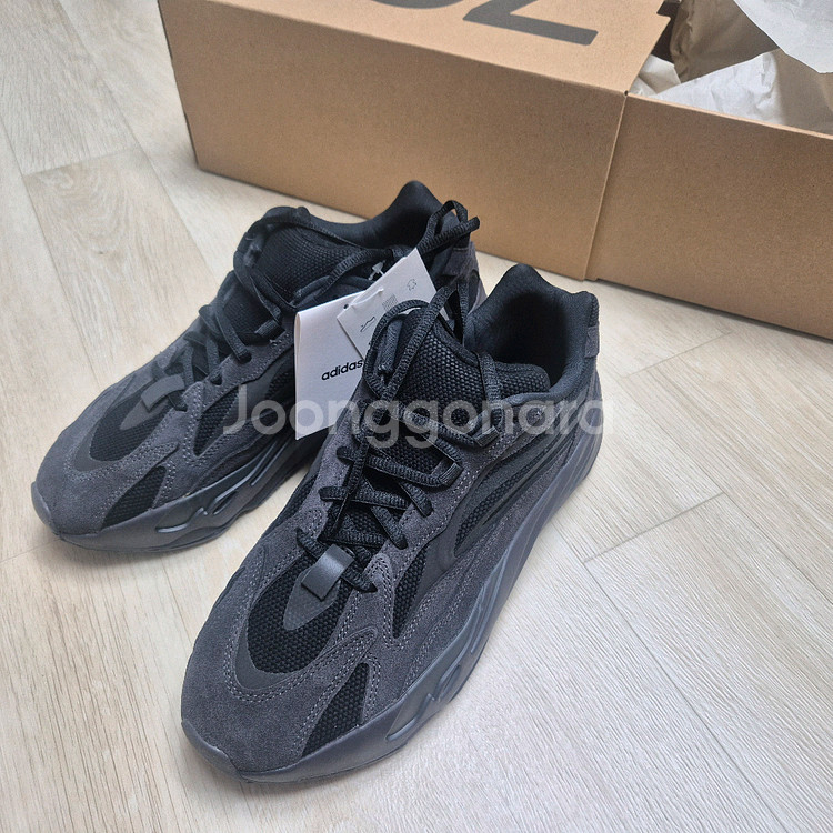 이지부스트 700 v2 반타블랙 ( 19년도 판) 27--0