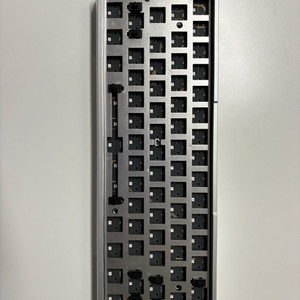 60배열 자석축 방수 키보드 팝니디