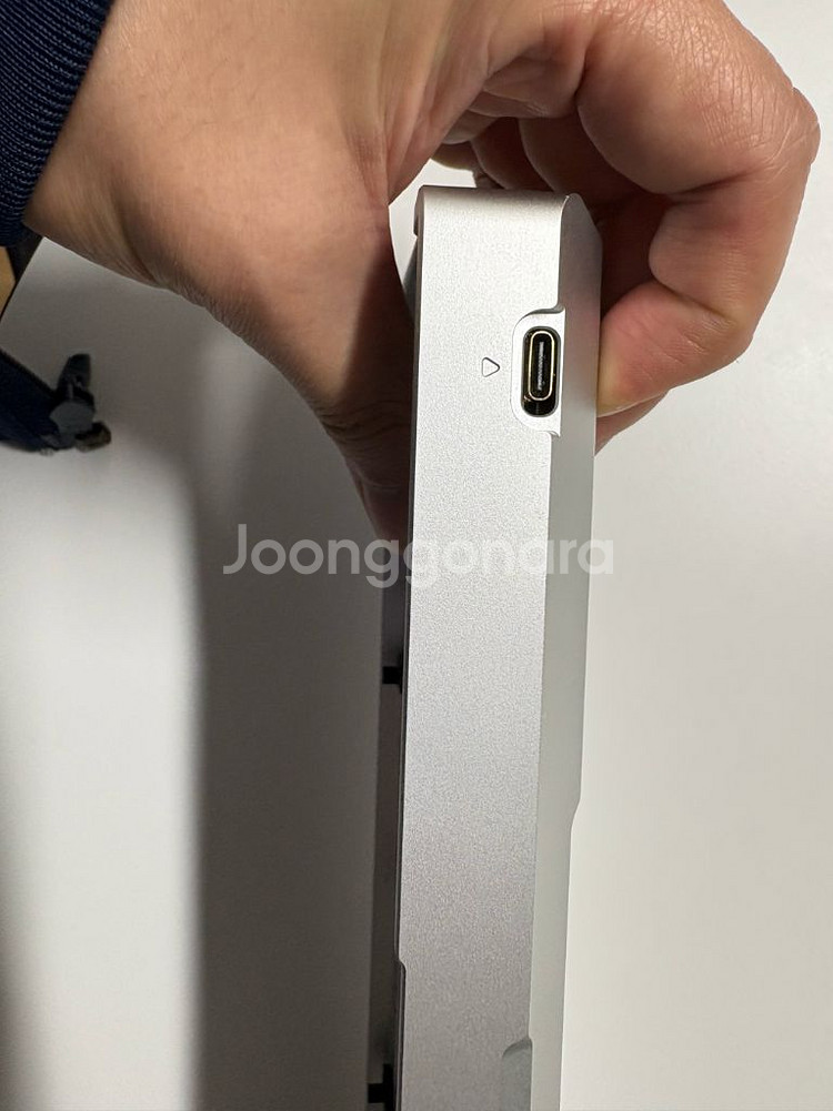 60배열 자석축 방수 키보드 팝니디--1