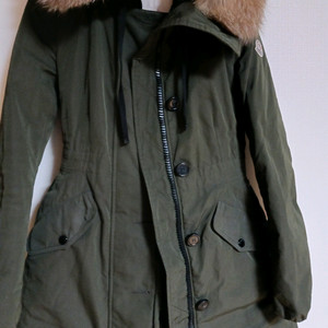 몽클레어 몬티콜 (00사이즈 카키)