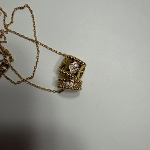 반클리프 목걸이 옐골 써지컬