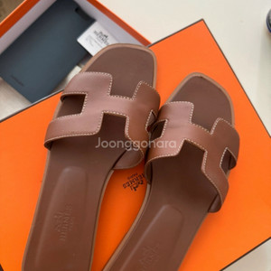 에르메스 오란 슬리퍼 거의 새상품 235