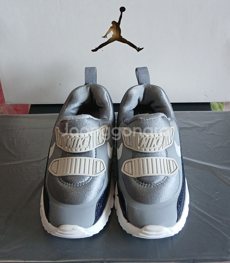 나이키키즈 에어맥스 타이니 130운동화 그레이--5