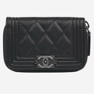 샤넬 보이 카프스킨 루테늄 메탈 지퍼 동전 지갑