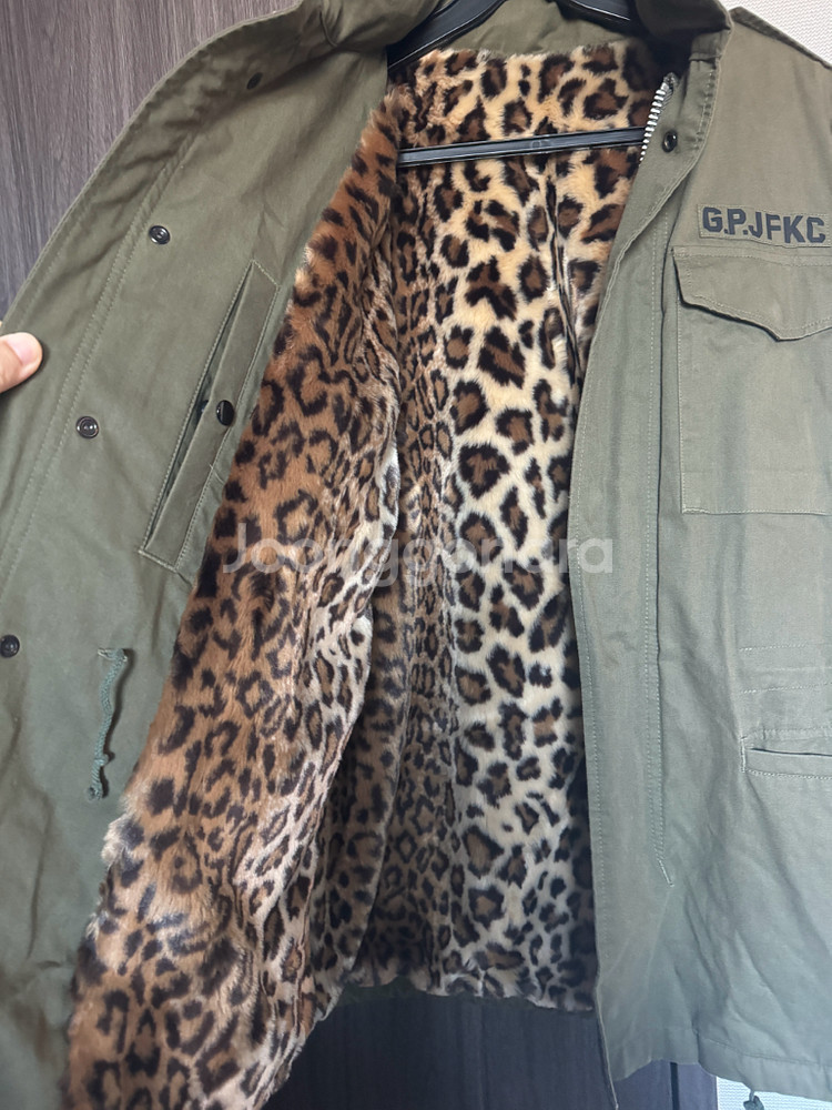 한연아 쇼트벗스터닝 쇼트 레오파드 항공 점퍼--2