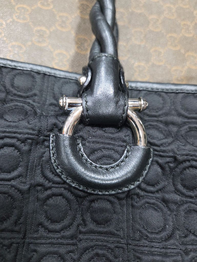 페라가모 간치니 퀄팅 숄더백--2