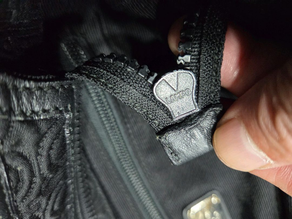 페라가모 간치니 퀄팅 숄더백--7