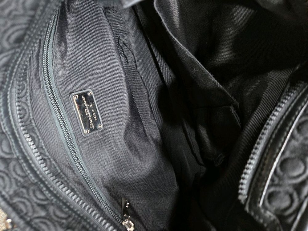 페라가모 간치니 퀄팅 숄더백--4