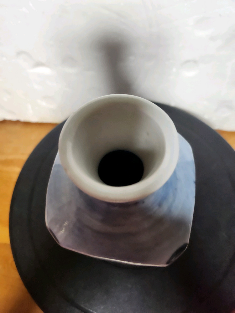 오래된 청화백자 사각 도자기 이미지