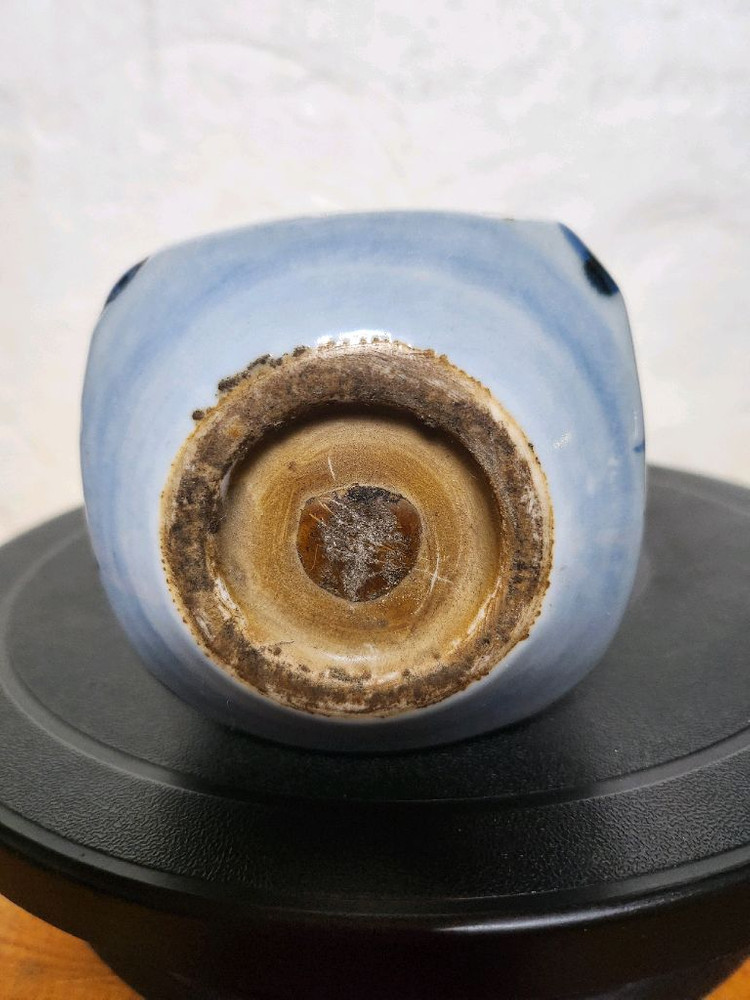 오래된 청화백자 사각 도자기 이미지