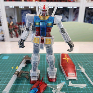 MG 퍼스트건담 2.0 클리어컬러