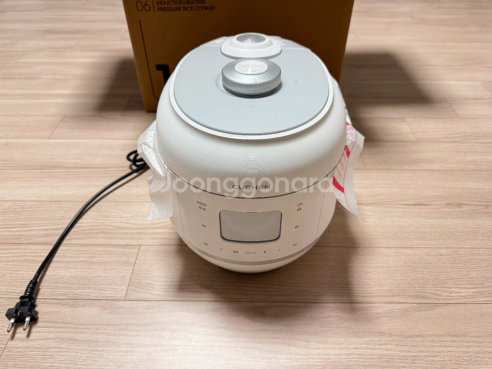 쿠첸 압력 밥솥 팝니다. CRH-RPK0680W--1