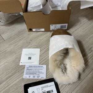 미국 어그 스커프시스 7사이즈 정품 새상품