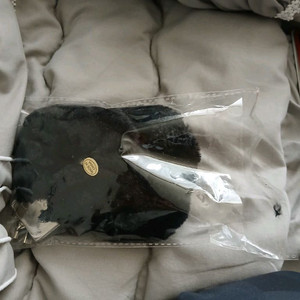 이벤트용 검정털실 수갑판매합니다(키포함)