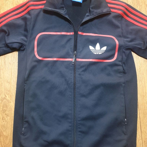 아디다스 운동복 집업 95 사이즈입니다