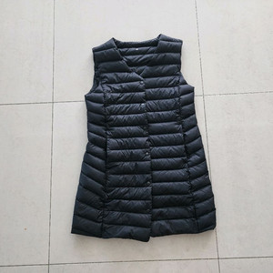 탑텐우먼 오리털경량조끼 팔아요