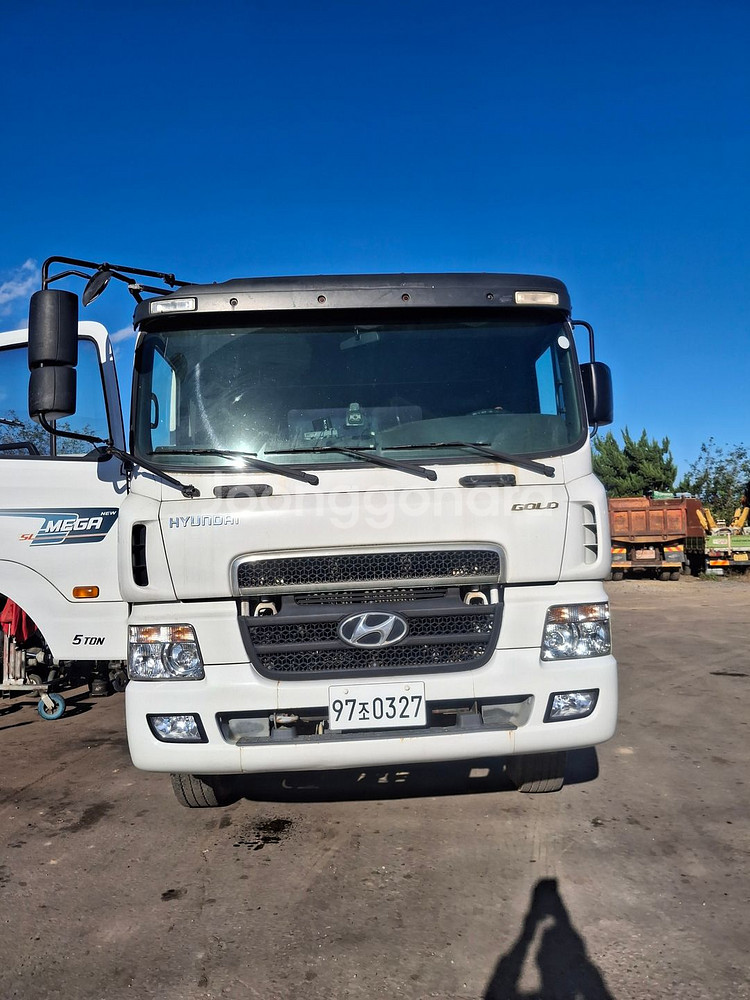 2009년식 5톤 메가트럭 와이드캡--2