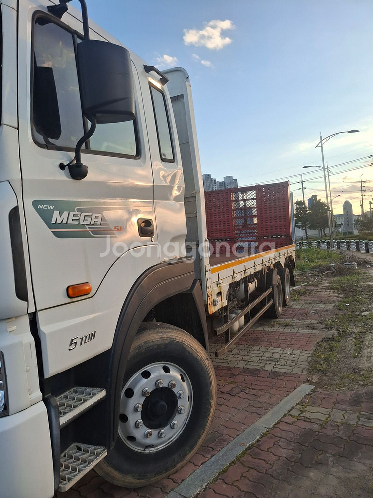 2009년식 5톤 메가트럭 와이드캡--8