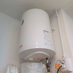 저장식 전기온수기