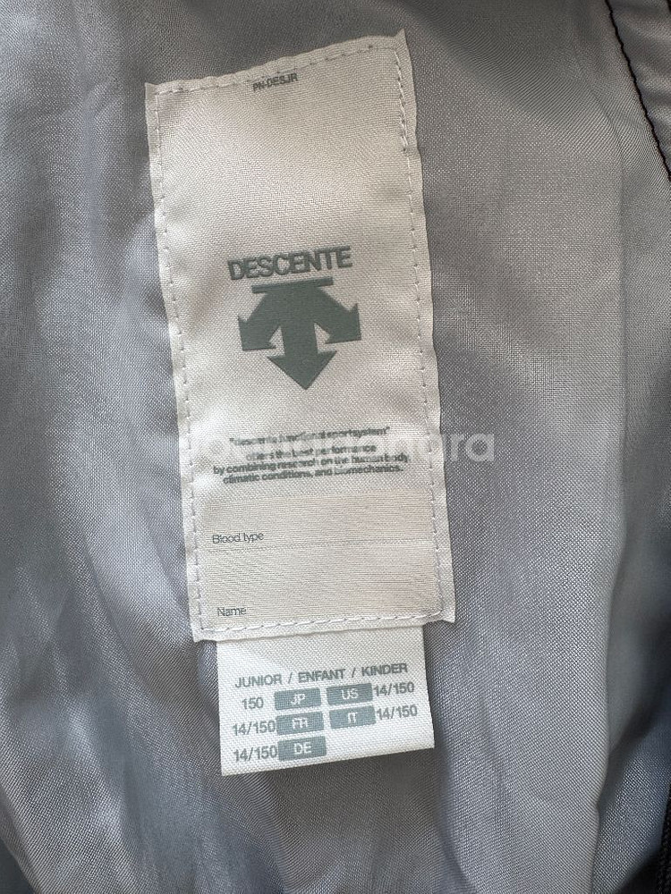 데상트 주니어 150 스키복 + 장갑--4