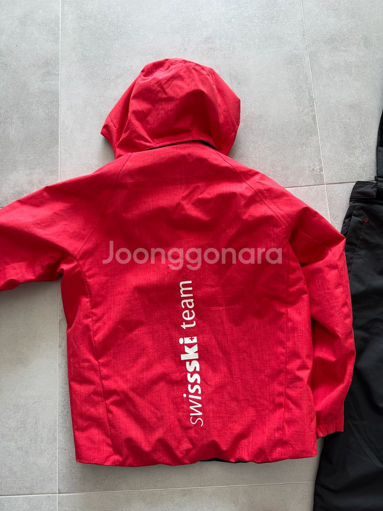 데상트 주니어 150 스키복 + 장갑--7