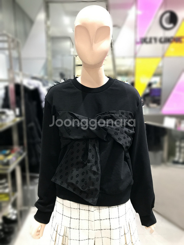 럭키슈에뜨 리본포인트 맨투맨 36--0