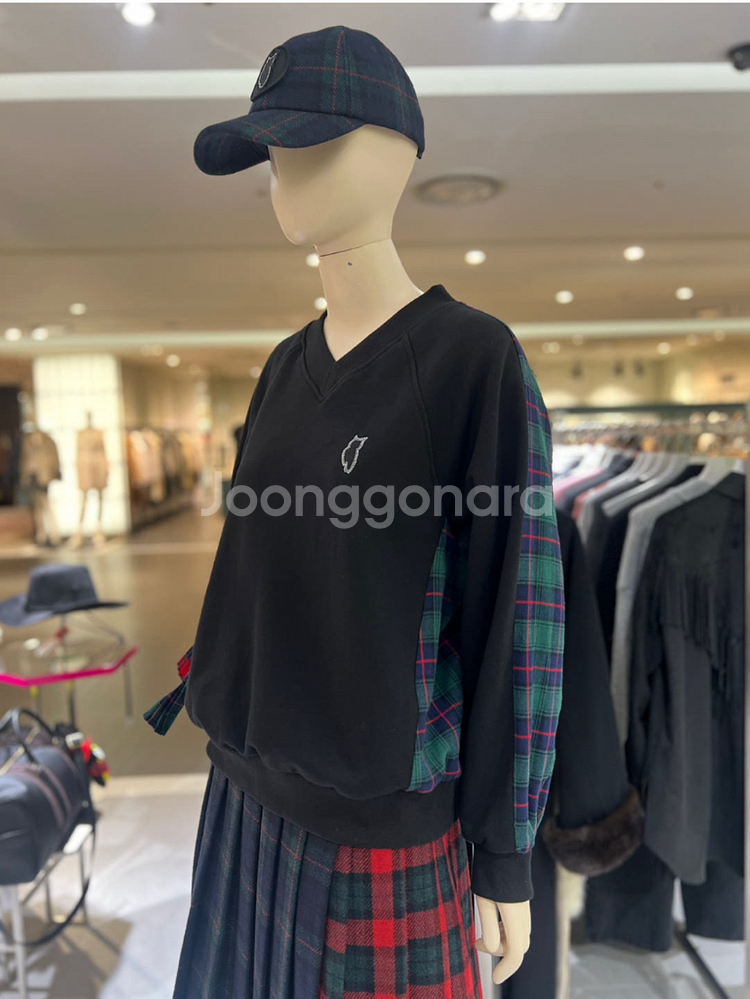 럭키슈에뜨 홀리데이에디션 체크 맨투맨 36--0