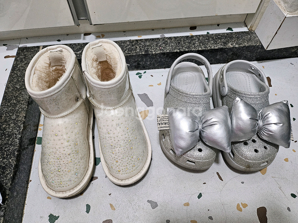 크록스 털부츠 샌들 200사이즈--0