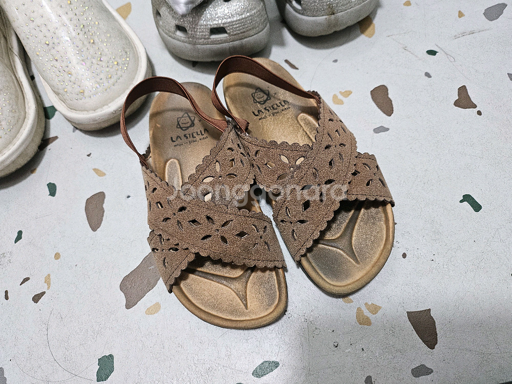 크록스 털부츠 샌들 200사이즈--1