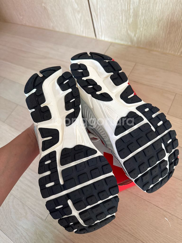 나이키 줌 보메로5 운동화 240--1