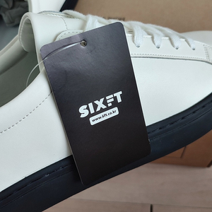 브랜드 소가죽스니커즈260 새상품 식스핏 남성운동화 키