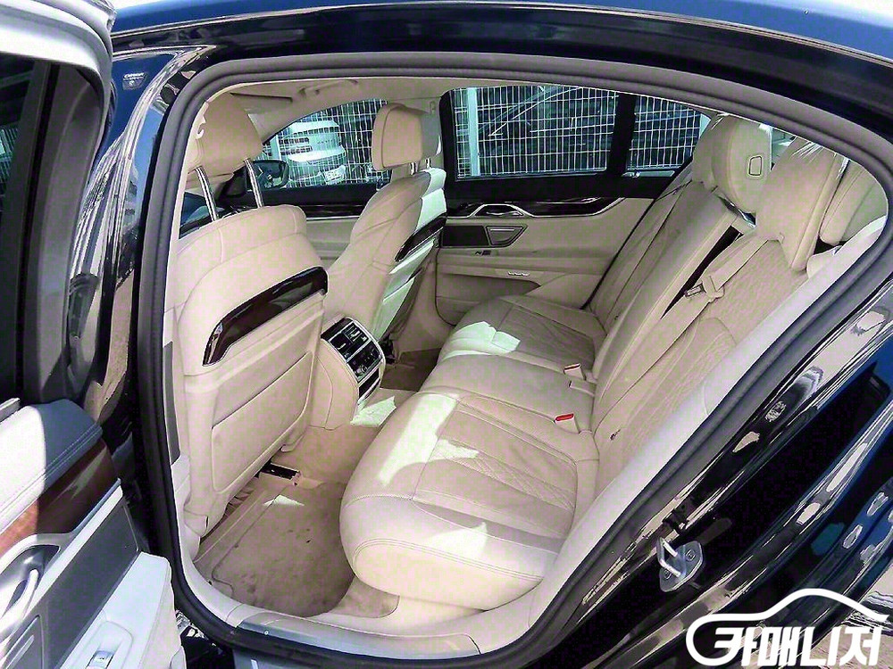 [BMW]7시리즈 (G11) 730d xDrive 프리--5