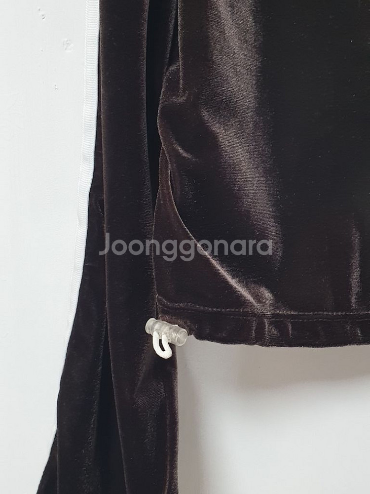 씨엘코코 벨벳 크롭탑 (택포)--2