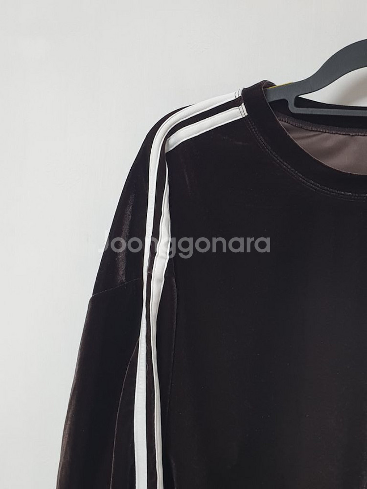 씨엘코코 벨벳 크롭탑 (택포)--1