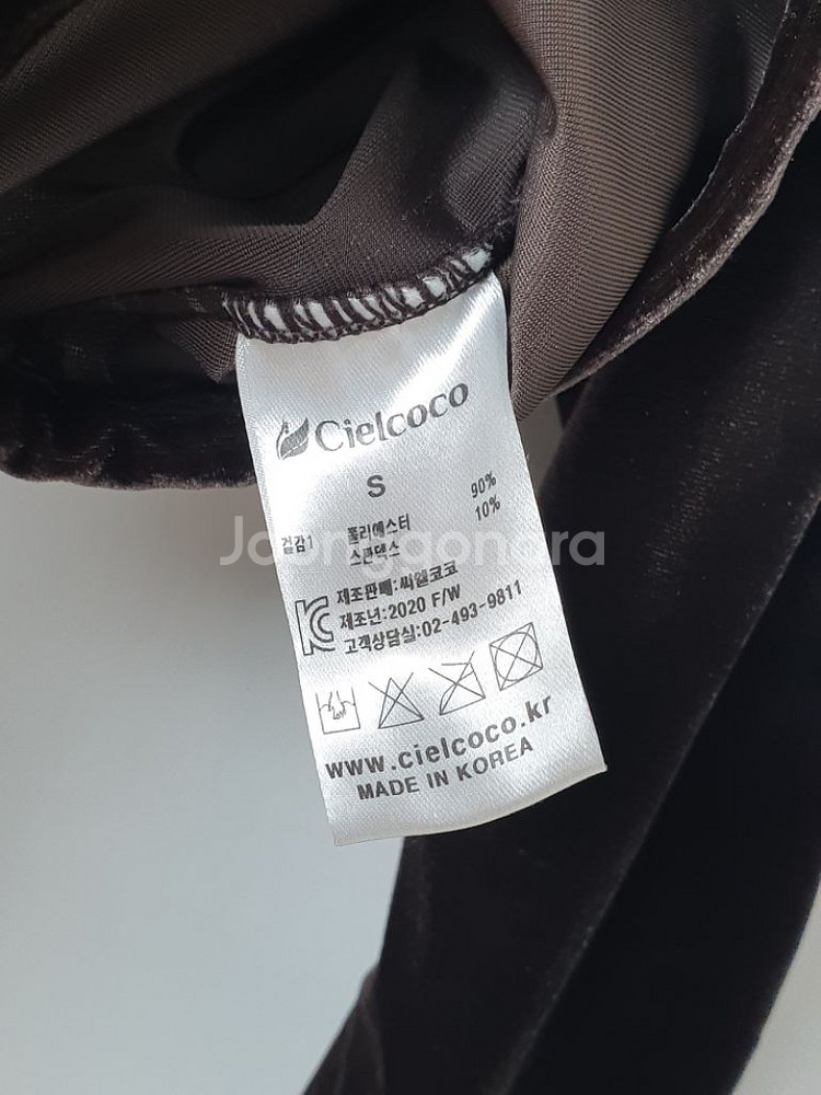 씨엘코코 벨벳 크롭탑 (택포)--4