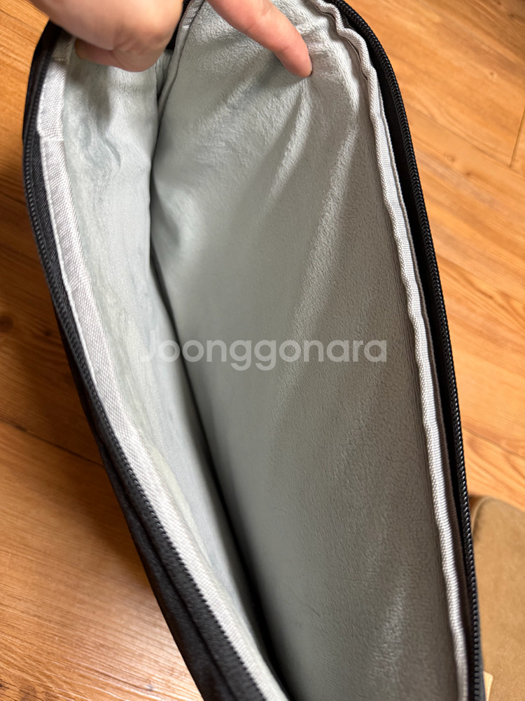 노트북 파우치 판매합니다 (17인치까지 수납 가능)--1
