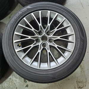 중고 제네시스 RG3 18인치 휠타이어