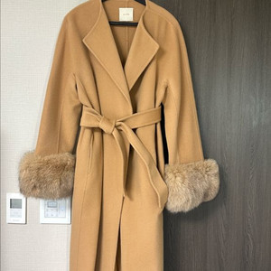 풍성 폭스퍼 울 핸드메이드 롱코트 - 베이지 카멜