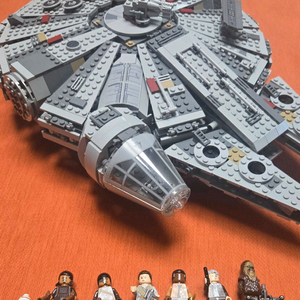 레고 스타워즈 밀레니엄 팔콘 75105