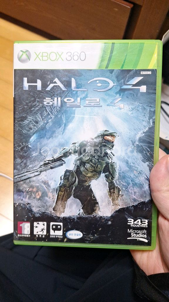 xbox360 헤일로4정발 한글판 팝니다--0