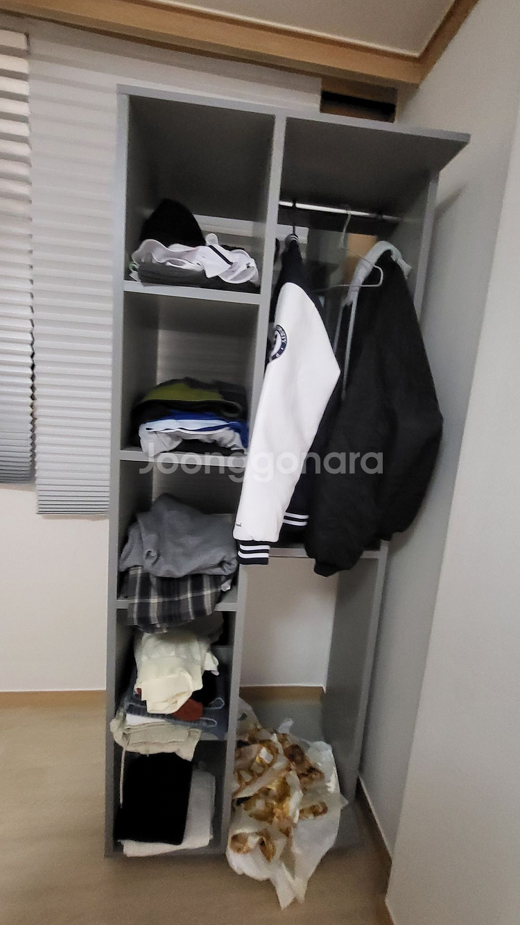 틈새 옷장--1
