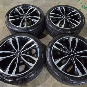 올뉴말리부 퍼펙트블랙 19인치 정품 휠타이어