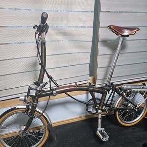 브롬톤 m6r블랙라커 허브다이나모/ 브룩스 팝니다.