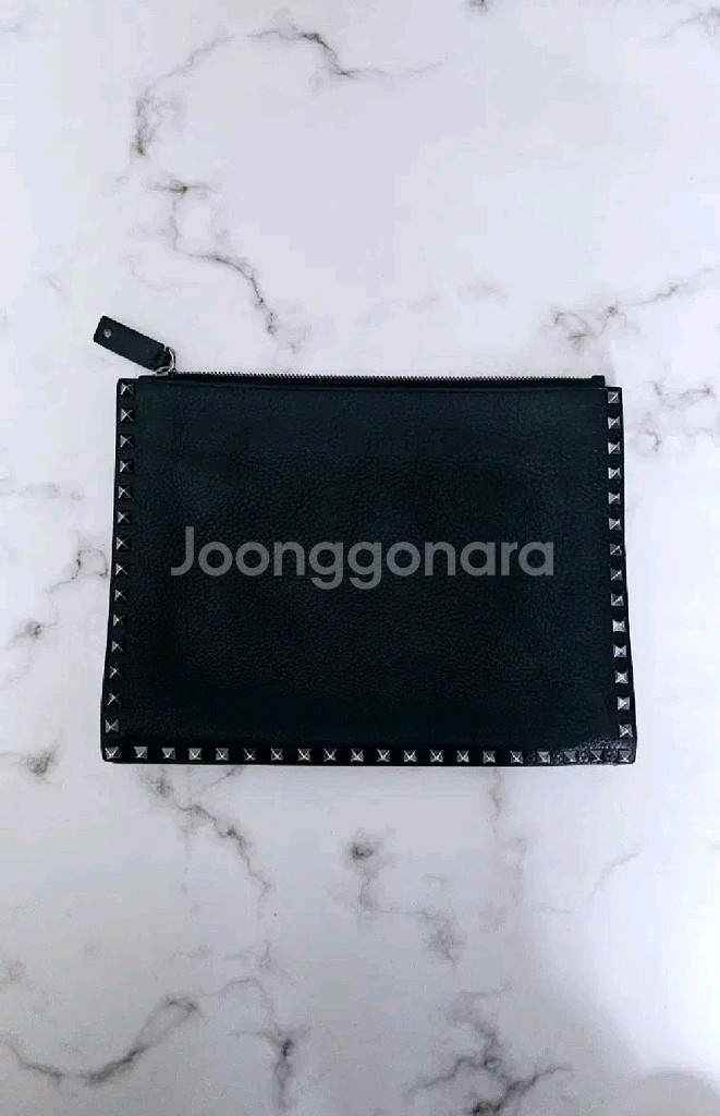 발렌티노 가라바니 VLTN 스터드 클러치백--1