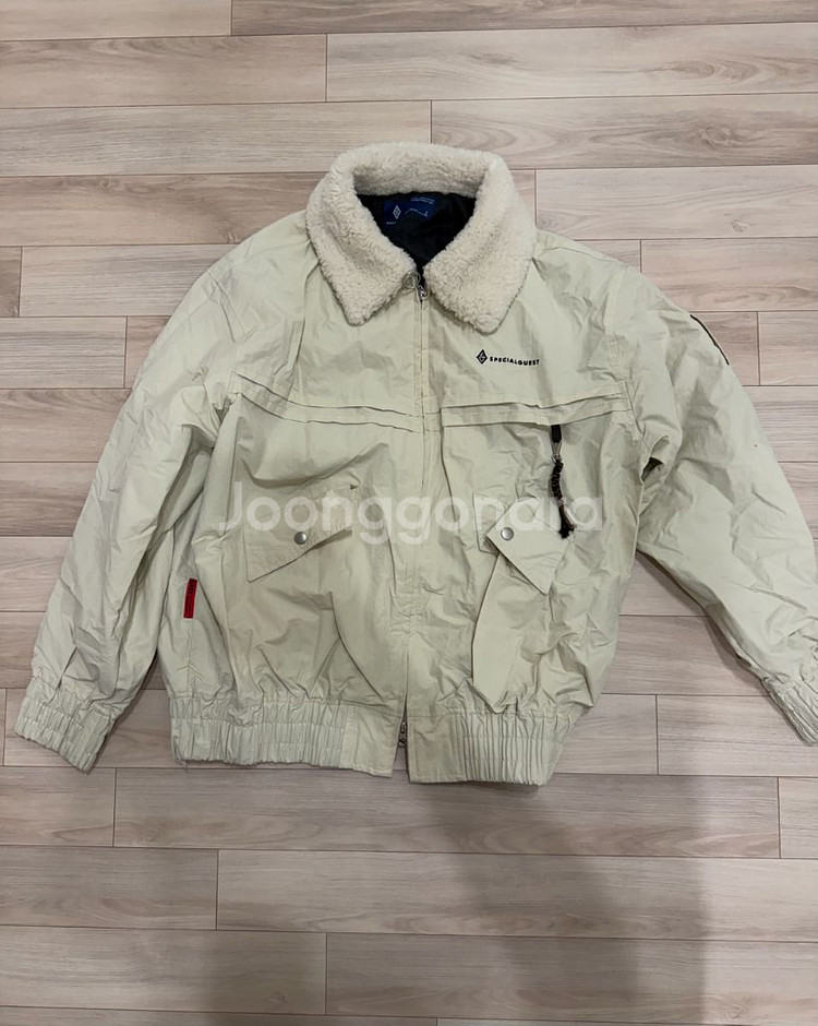 스페셜게스트 스노우보드복 이지 자켓 판매 합니다--0