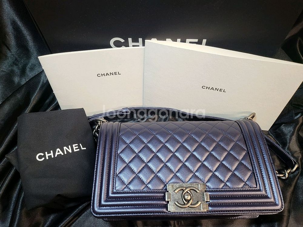 샤넬 보이백 (정품) 캐비어 빈티지 네이비 미듐--1